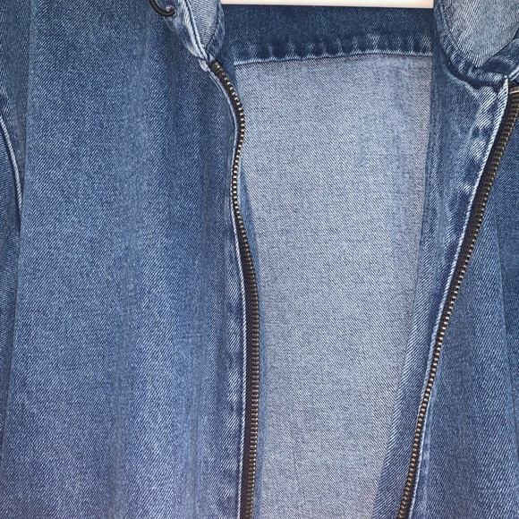 Oversized Denim Jacket w Hood - Picture 3 of 7